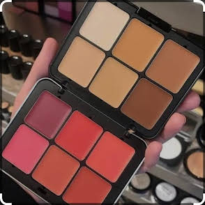 Carly blush & contour pallete
