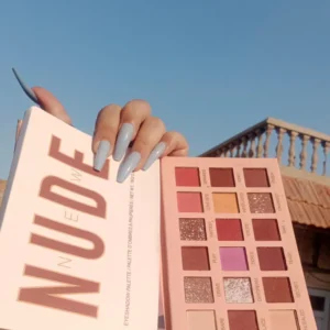 Huda nude eyeshade pallete