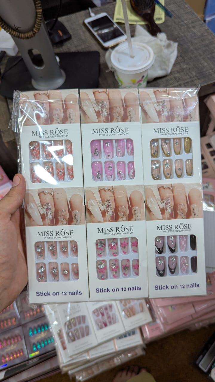 Fancy nails with stone work